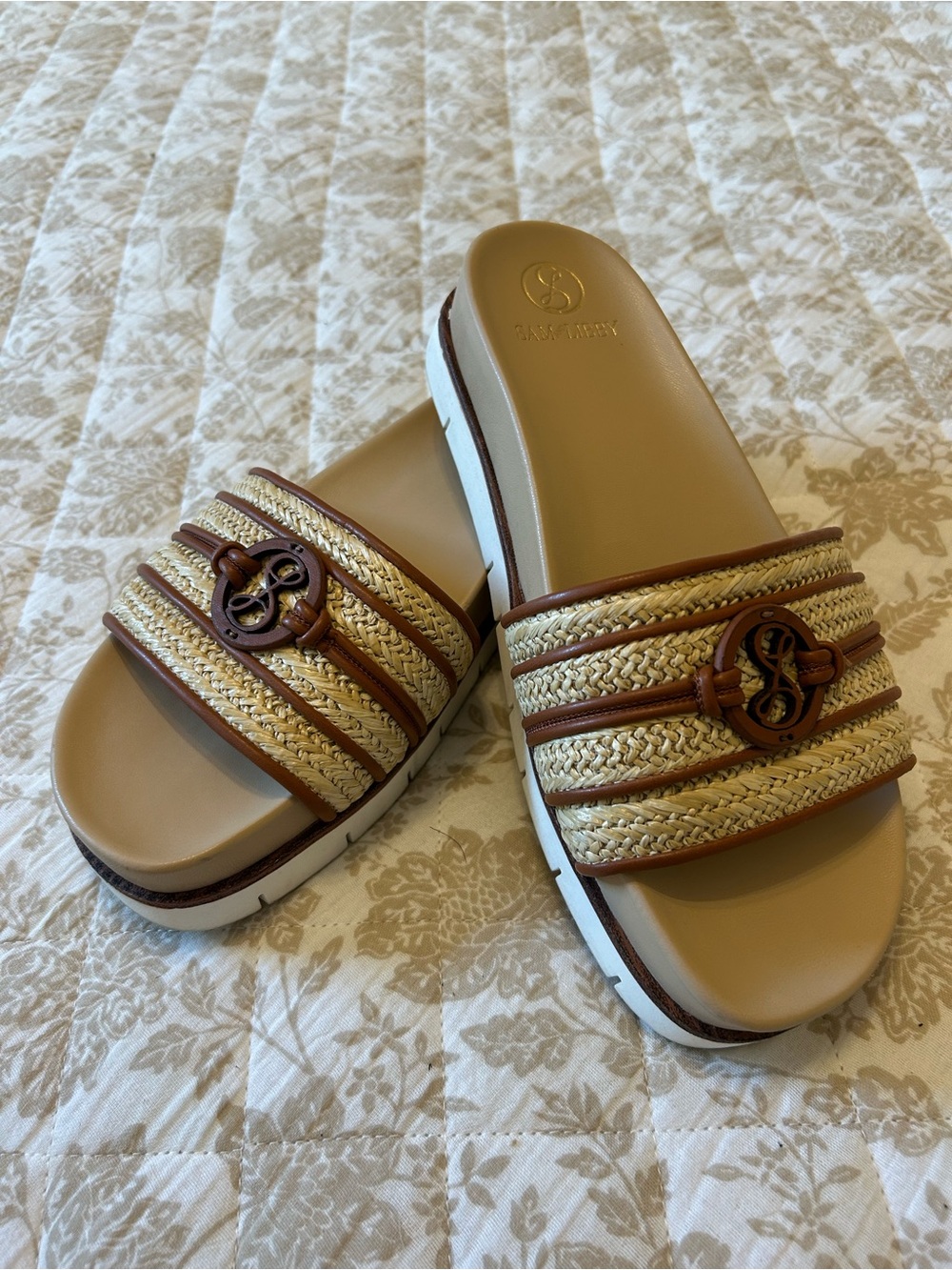 Sam & Libby Tan and Cream Rattan/Leather Braided Sandals 8M SO CUTE & COMFY!